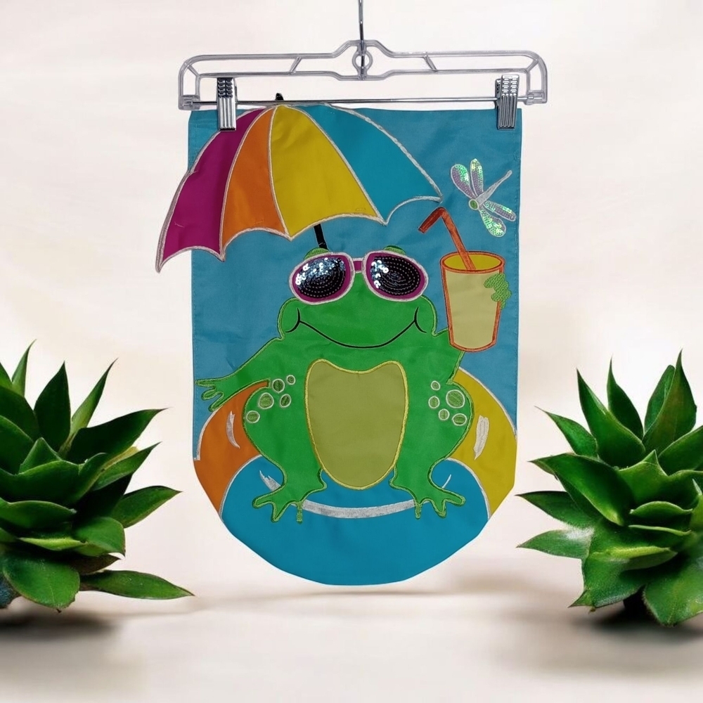 FLAG-FROG WEARING SUNGLASSES HOLDING A DRINK SITTING UNDER‎ AN UMBRELLA VGC